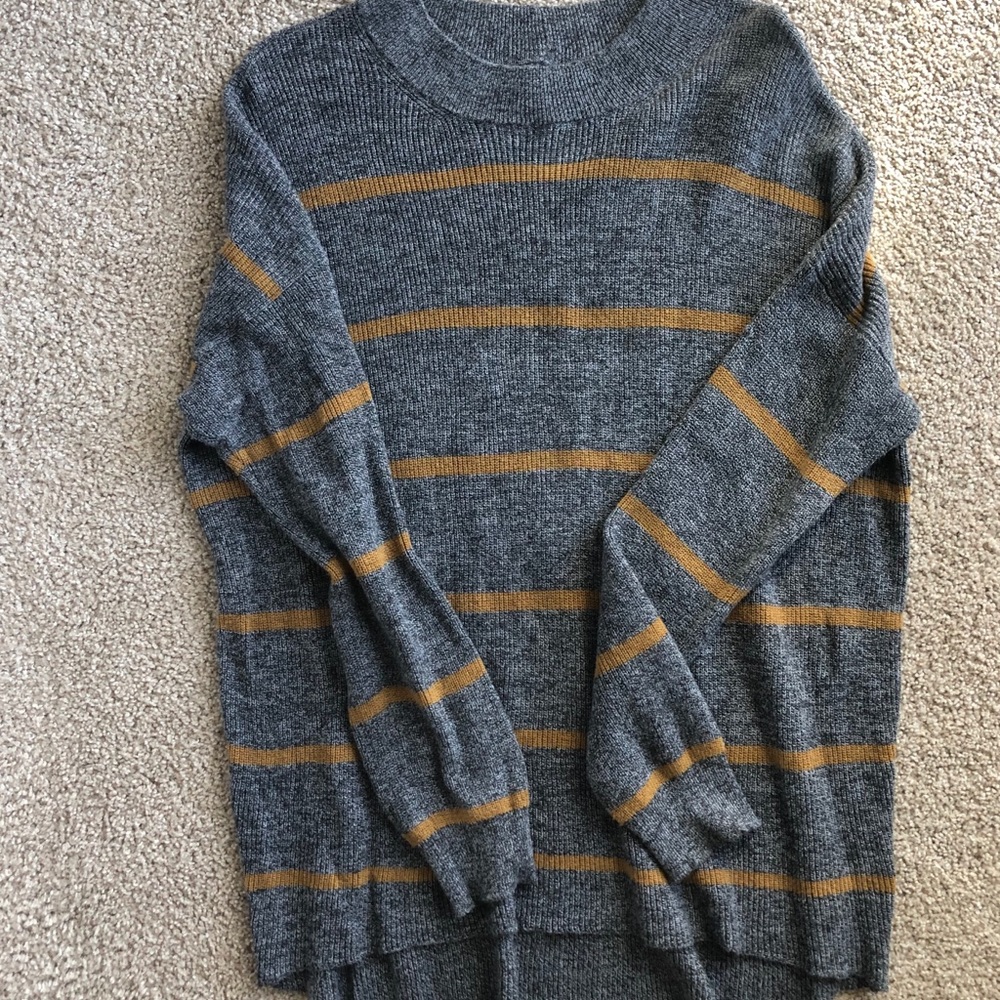 Women’s AE sweater